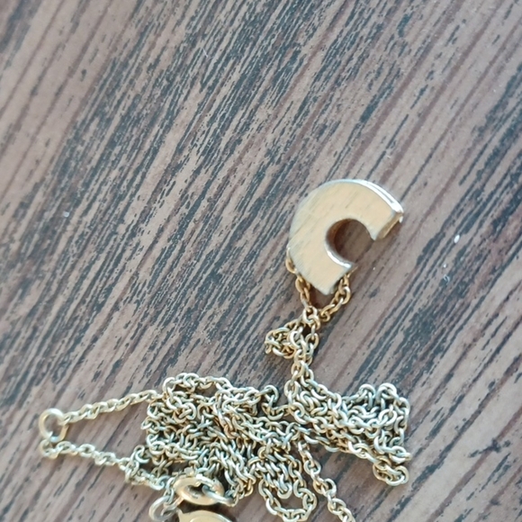 Avon Vintage - Letter "C" Initial Gold-Tone Necklace - Picture 2 of 3